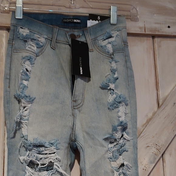 Jeans - Picture 2 of 3